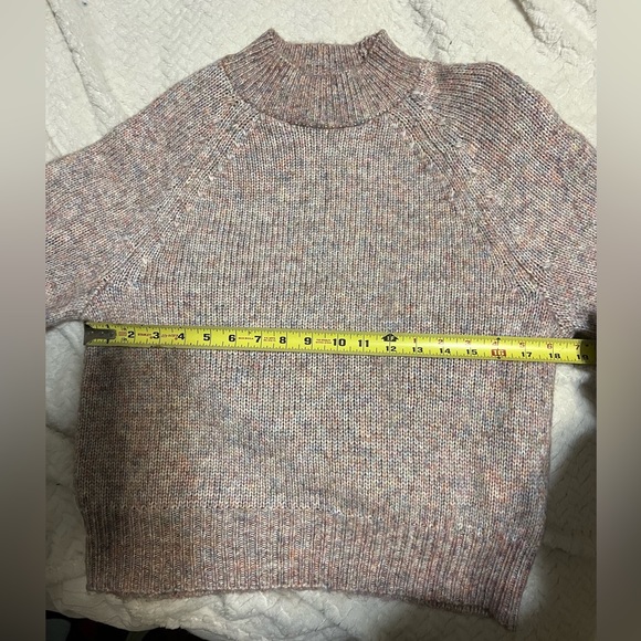 Banana Republic Sweater NWT - Picture 7 of 9